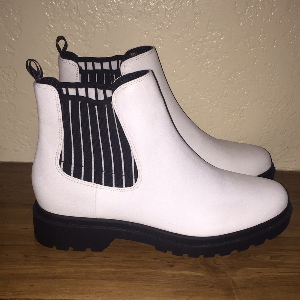 Mix No. 6 Boots Size 8.5M
